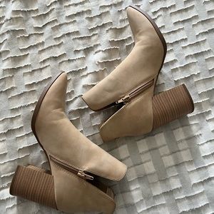 Pink Lily Taupe Booties